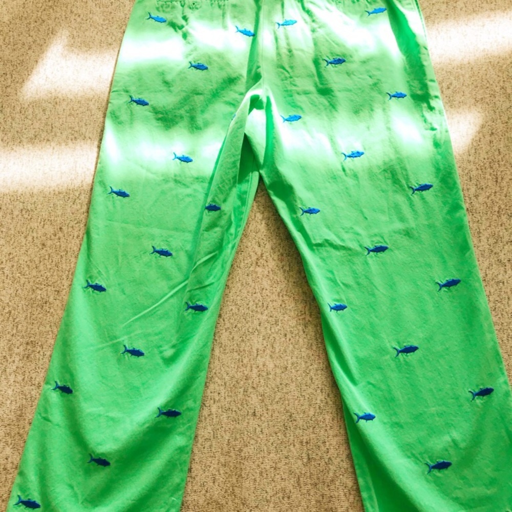 Vineyard Vines rare 30x30